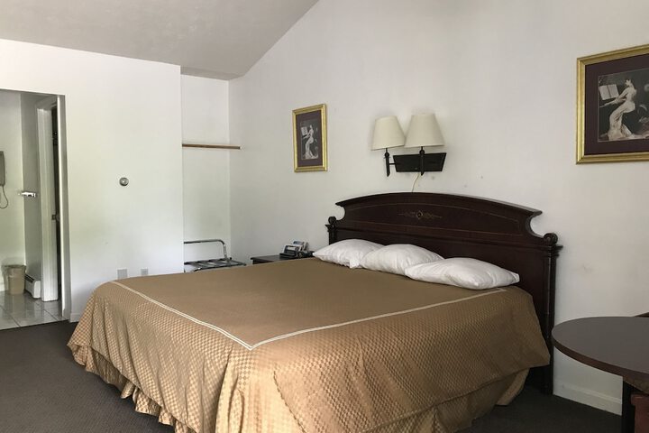 Room 44 of 71