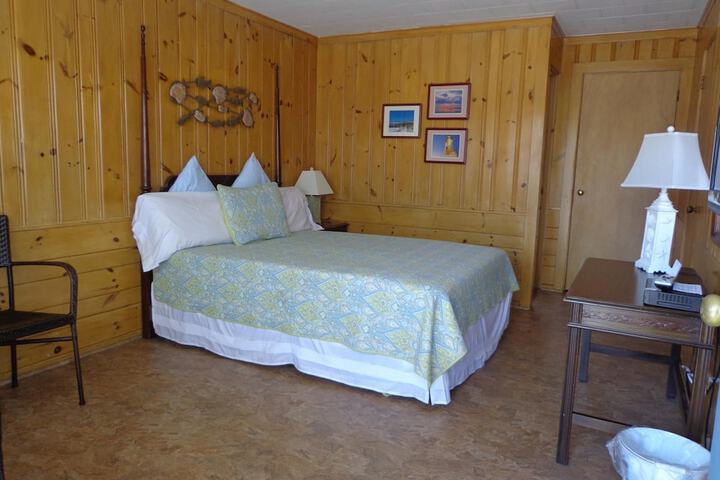 Room 17 of 36