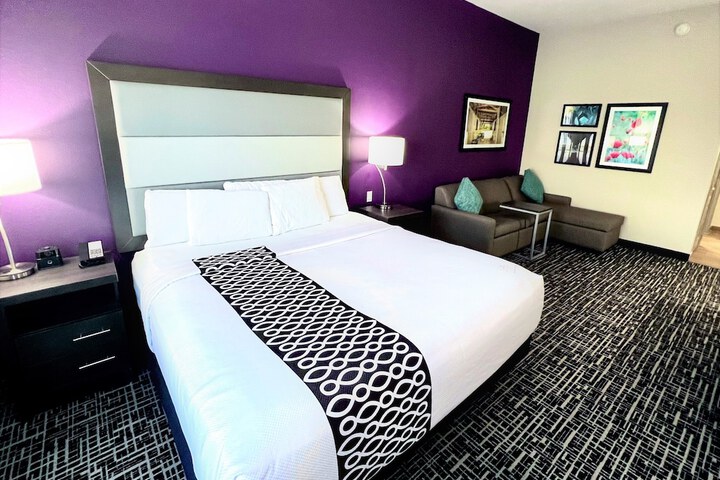 Room 32 of 55