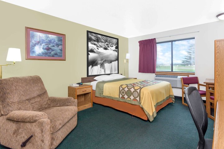 Room 21 of 28