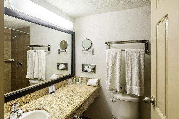 Room 21 of 42