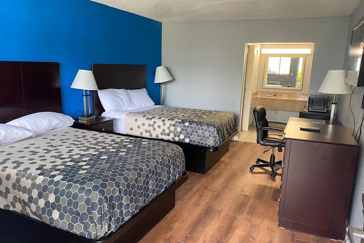 Super 8 by Wyndham Portsmouth - Norfolk