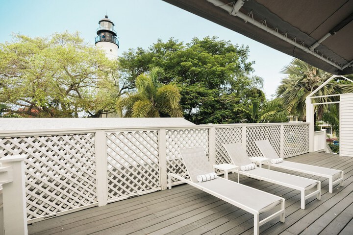 Terrace/Patio 43 of 44