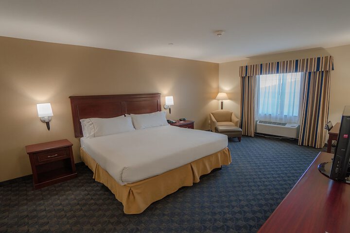 Holiday Inn Express & Suites Pampa by IHG