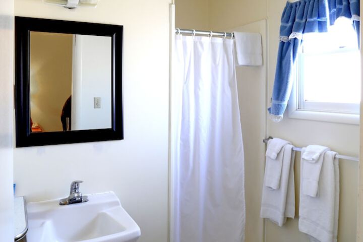 Room 17 of 22