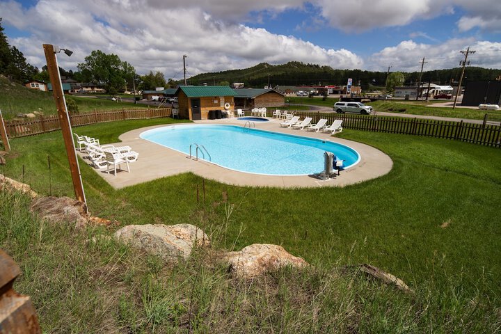 Rock Crest Lodge & Cabins