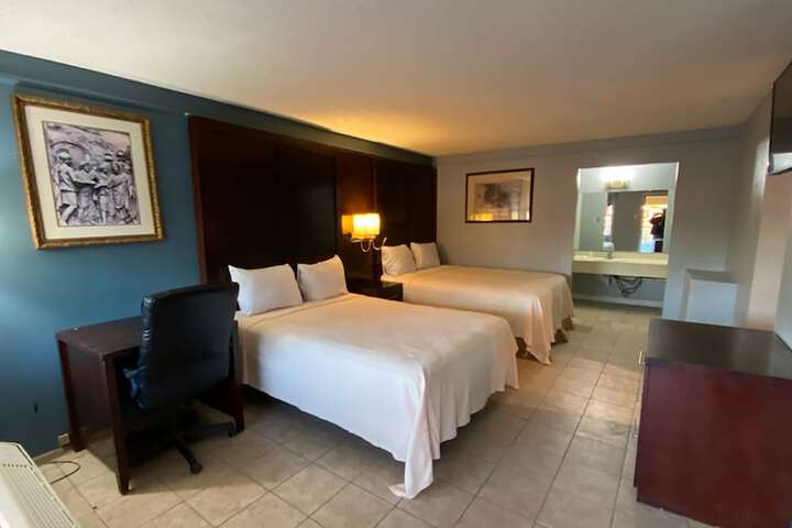 Room 17 of 35