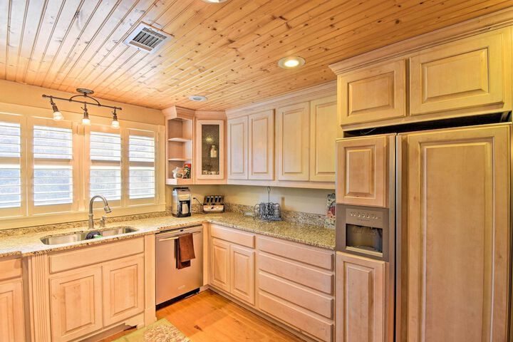 Serving Southern Charm at This Clarkesville House!
