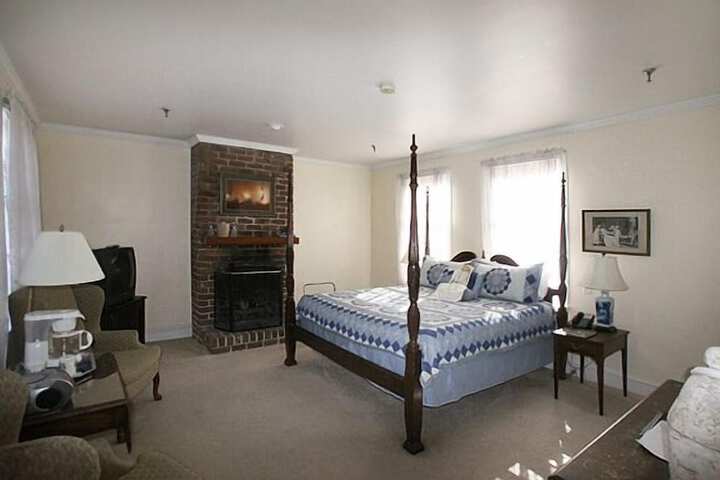 Room 106 of 170