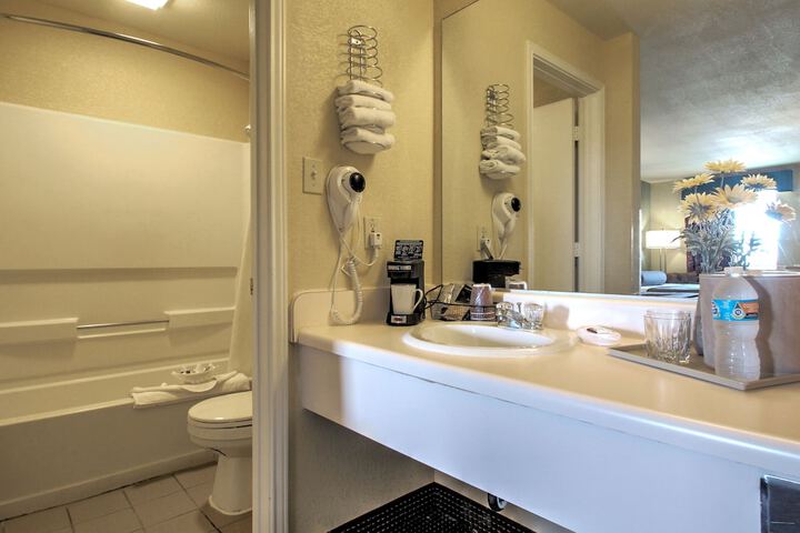 Room 8 of 27