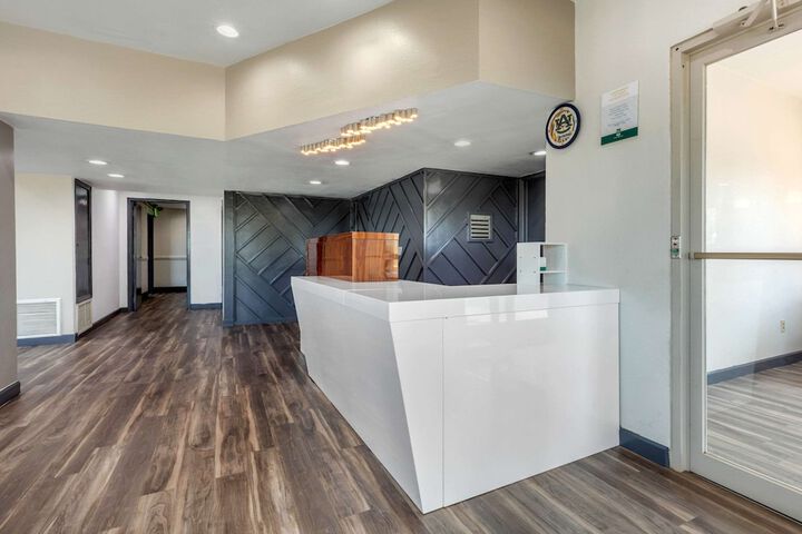 Hotel Interior 10 of 26