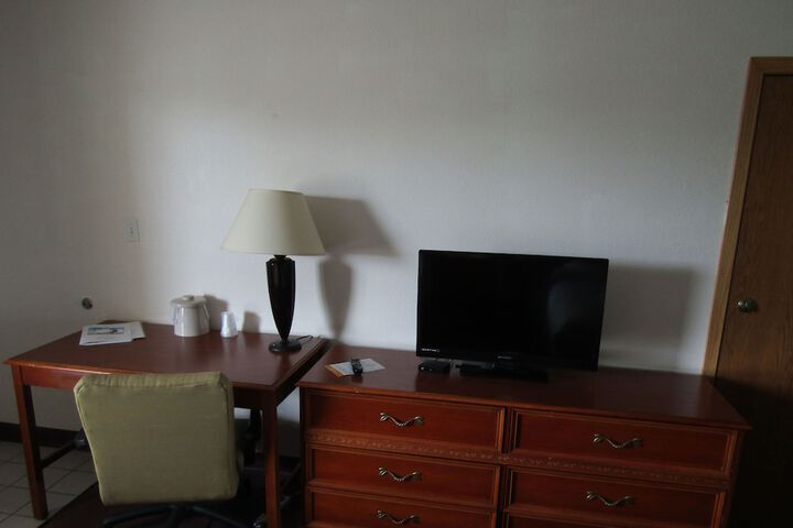 Room 12 of 27