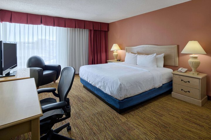Room 13 of 30