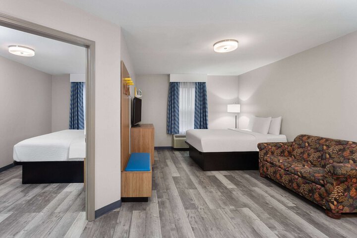 Room 20 of 29
