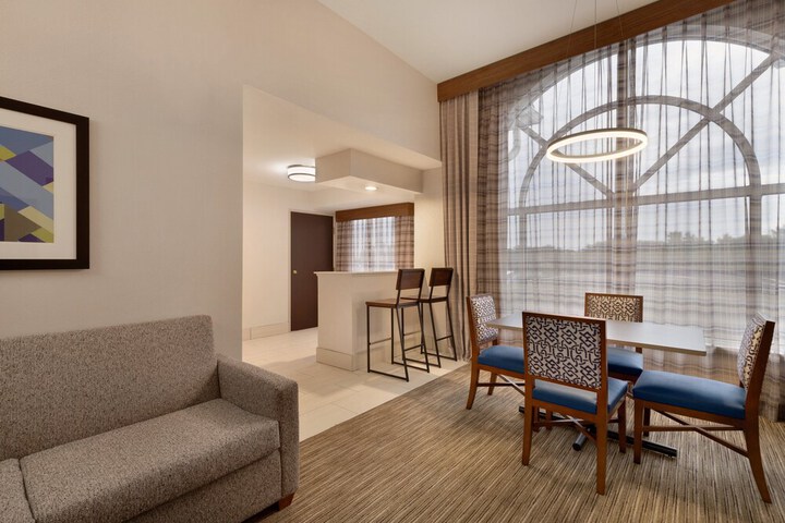 Holiday Inn Express Hotel & Suites Auburn - University Area by IHG