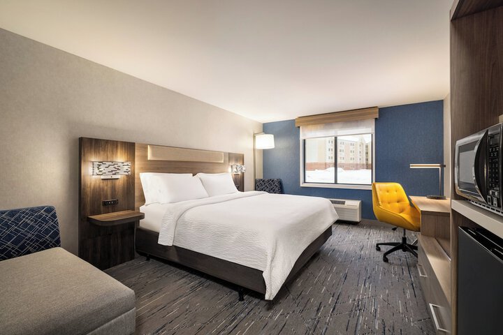 Holiday Inn Express Syracuse Airport by IHG