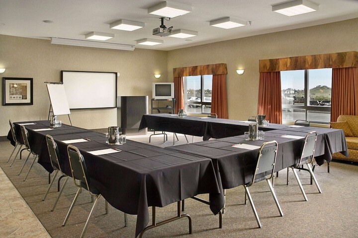 Ramada by Wyndham Stettler