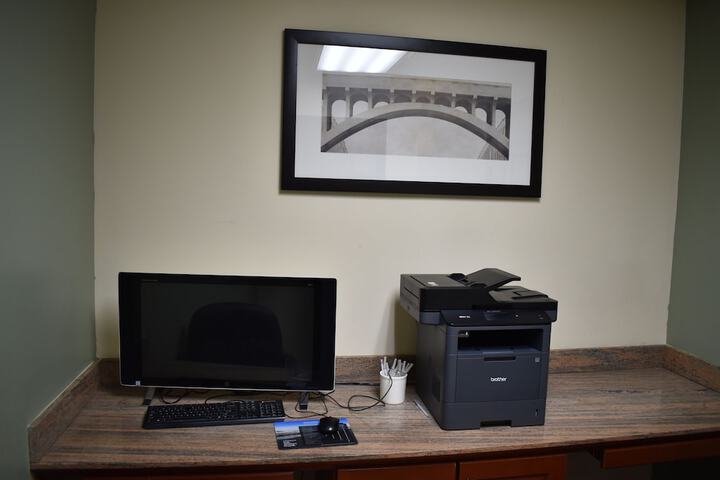 Business Center 105 of 105