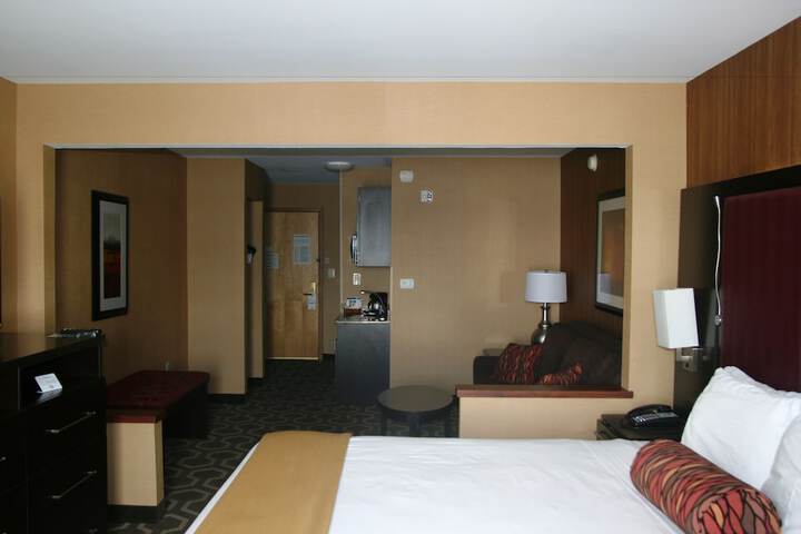 Room 25 of 80