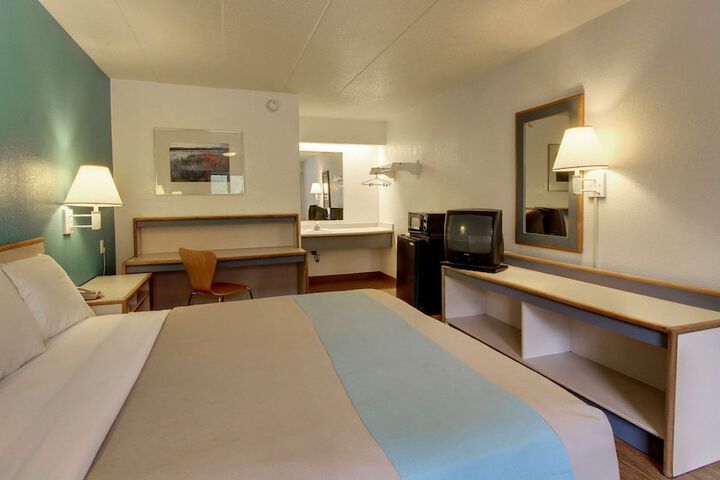Room 15 of 29