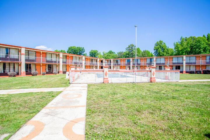 OYO hotel Greensboro east I 40