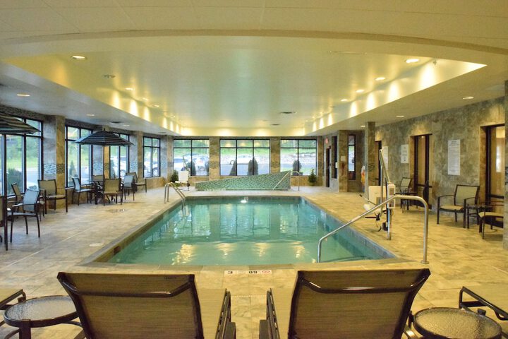 Holiday Inn Express & Suites Geneva Finger Lakes by IHG