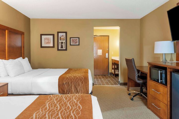 Room 32 of 46