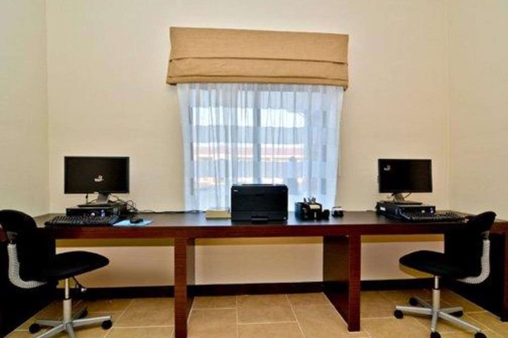 Business Center 29 of 29