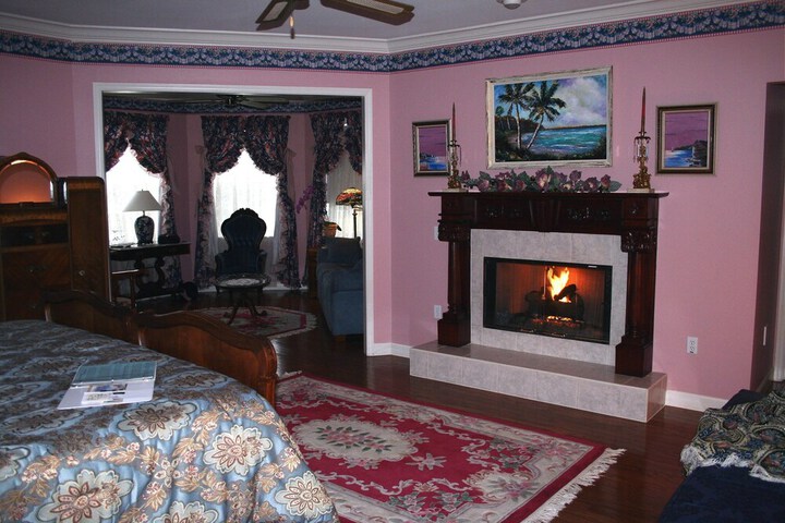 Heron Cay Lakeview Bed & Breakfast Inn