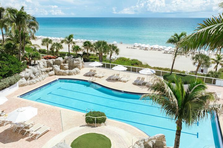 Trump International Beach Resort