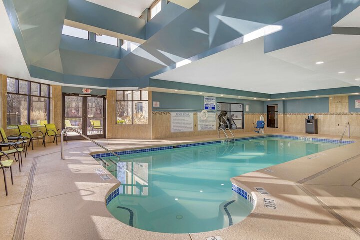 Pool 4 of 44