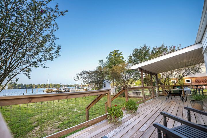 Waterfront Edenton Bay Cottage - Walk to Dtwn