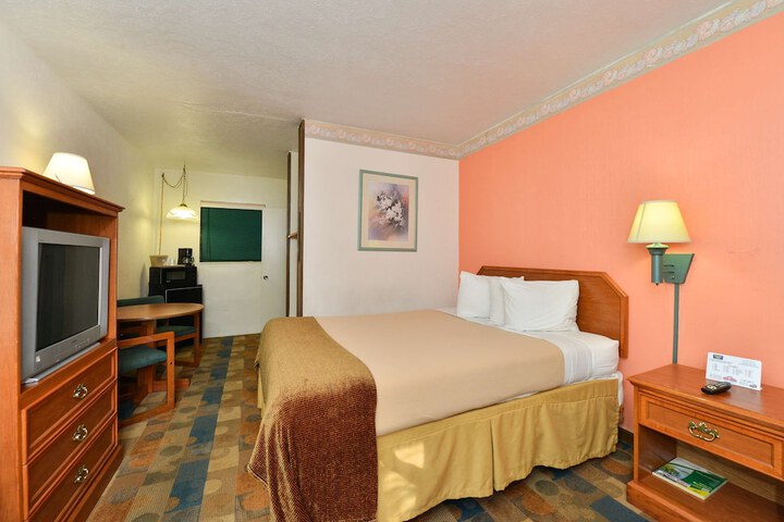 Room 21 of 25