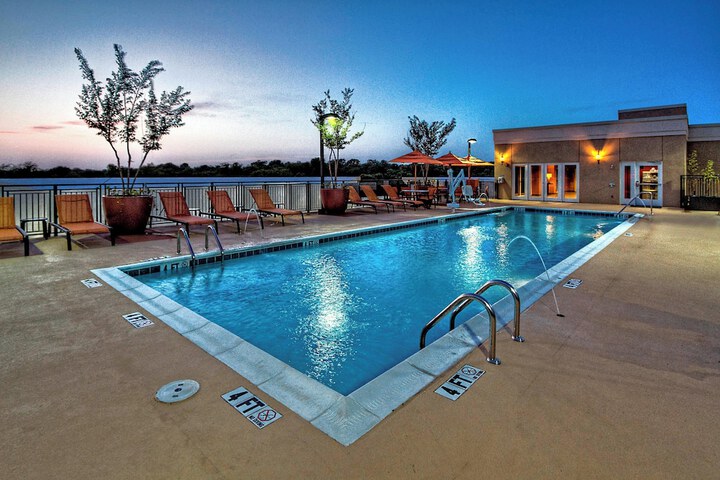 Pool 9 of 63
