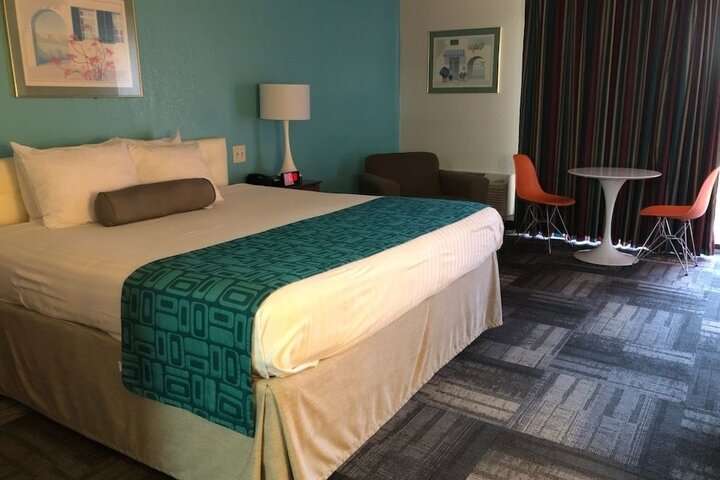 Room 26 of 60