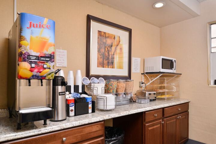 Breakfast/Coffee Service 21 of 22