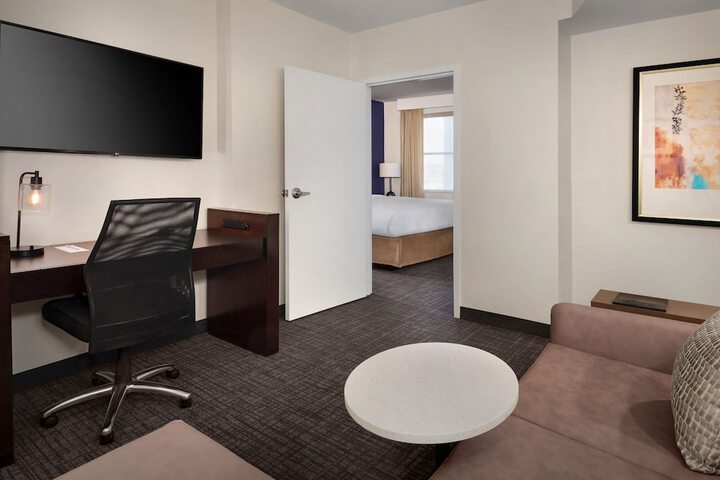 Room 16 of 32