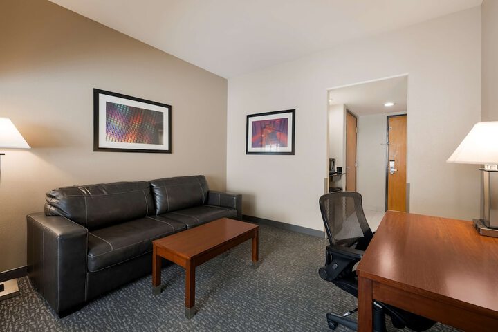 Room 22 of 38