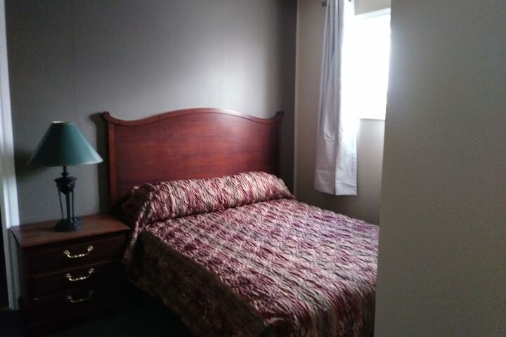Room 16 of 19