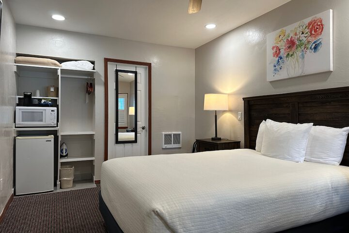 Room 27 of 34