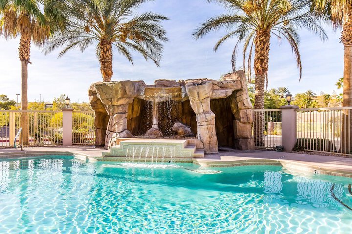 Pool 10 of 42