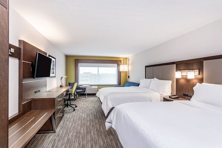 Room 32 of 49