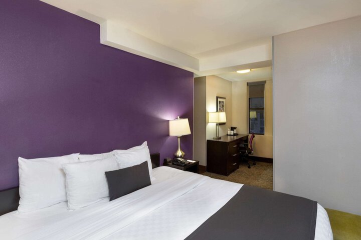 Room 29 of 33