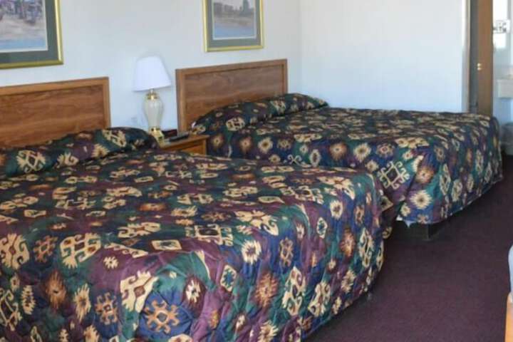Room 9 of 14
