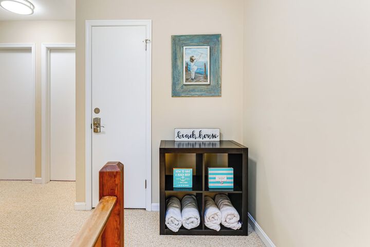 Walk to Bethany Beach Boardwalk: Coastal Retreat
