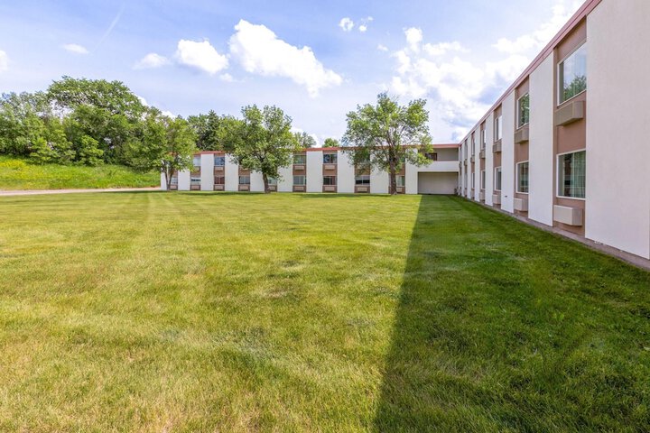 Baymont by Wyndham Jamestown Conference Center & Water Park