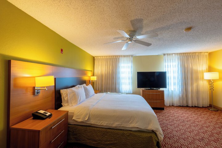 Candlewood Suites Bedford Fort Worth by IHG