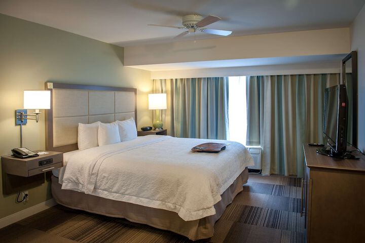 Room 33 of 63