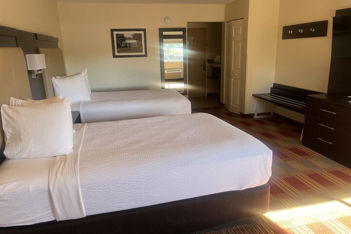 Room 9 of 25