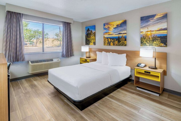 Room 16 of 33